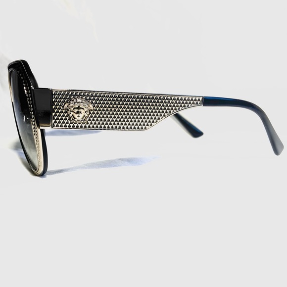 Women’s Versace sunglasses - Picture 3 of 4